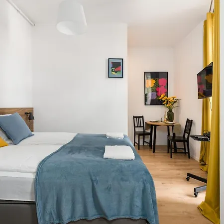 Kwiatowa Center By Renters * 포즈난