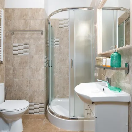 Kwiatowa Center By Renters 아파트 포즈난