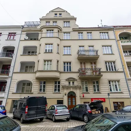 Kwiatowa Center By Renters * 포즈난