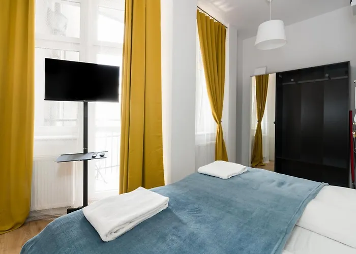 Kwiatowa Center By Renters شقة *