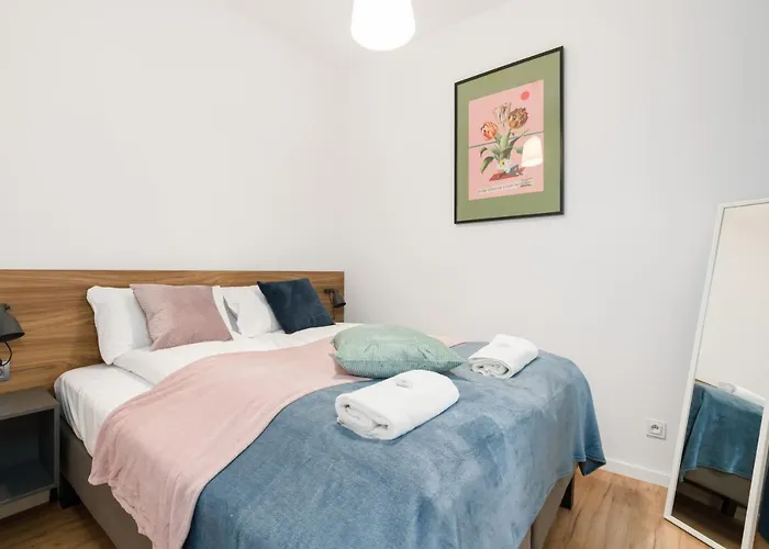 Kwiatowa Center By Renters شقة