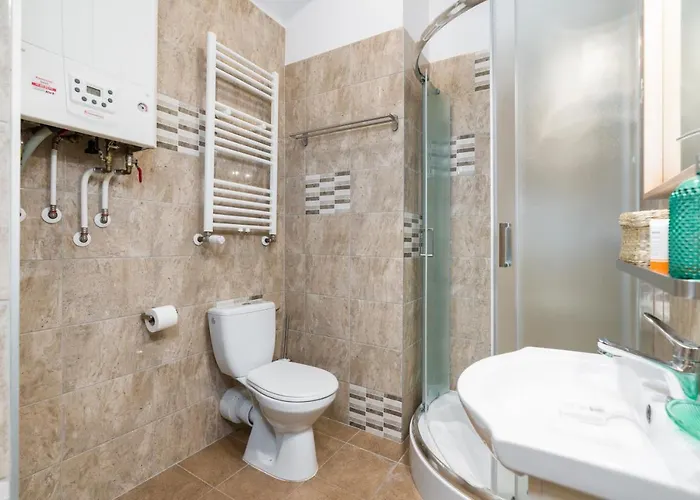 Kwiatowa Center By Renters شقة