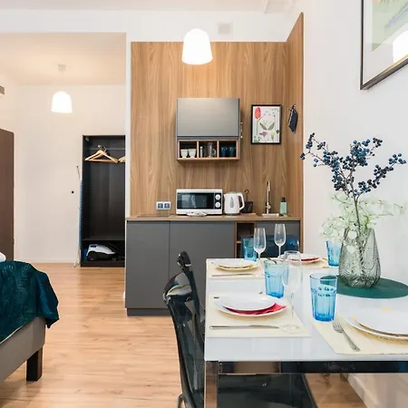 Kwiatowa Center By Renters 波兹南