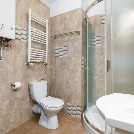 Kwiatowa Center By Renters Apartman
